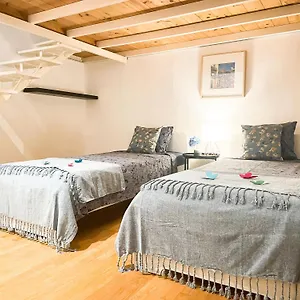  Hostel By Born